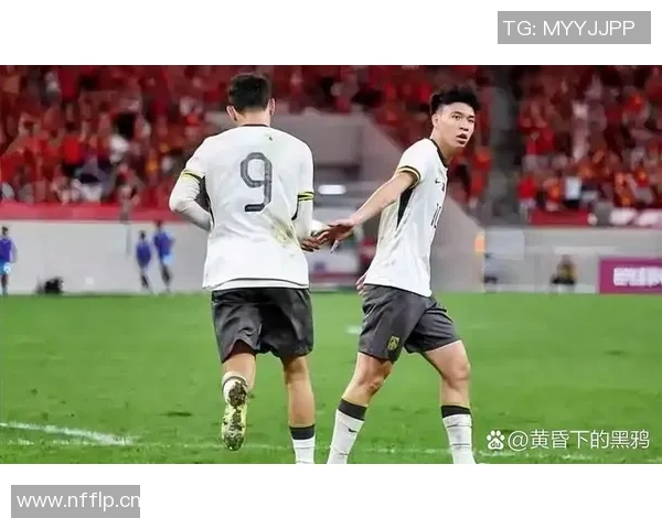 王钰栋精准传球助攻李新翔单刀机会可惜未能把握住