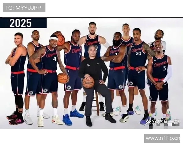 小琼斯与哈登小卡祖巴茨联手展现惊人净效率值得首发机会