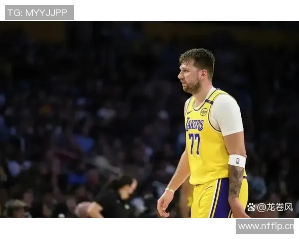 雷迪克透露东契奇詹姆斯今日进行个人技术训练东契奇健康状况良好