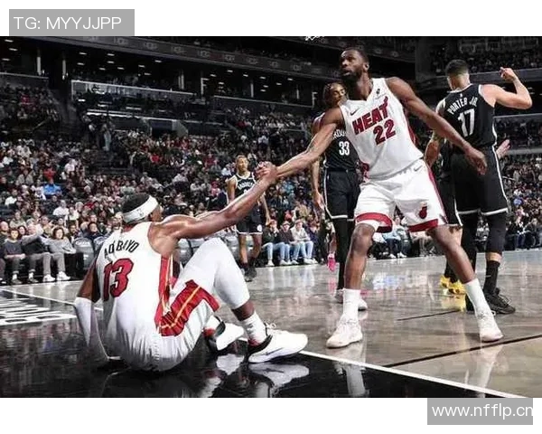 维金斯盛赞鲍威尔展现统治力称其为非凡天才球员的典范