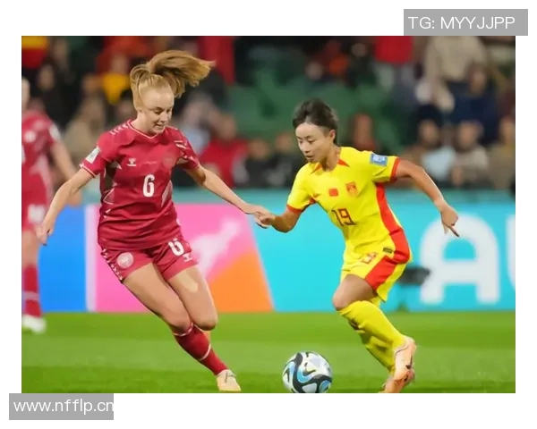 中国女足半场落后苏格兰三球张琳艳破门朱钰遭遇两次吊射失误