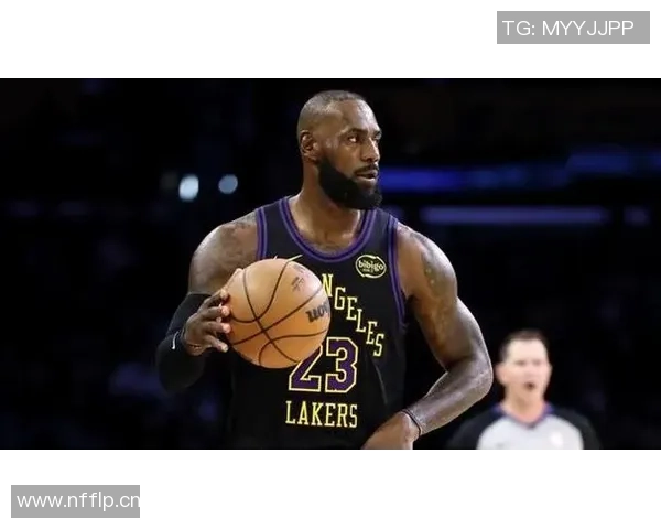 詹姆斯在防守端的组织能力出色但轮转时机偶尔迟缓