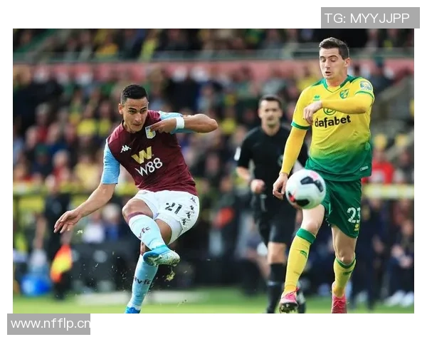 阿什利科尔评选英超最佳后卫阵容内维尔埃弗拉贝尔沃克与我同在