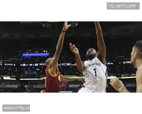 克尼佩尔第四节发力稍晚13投5中贡献14分4篮板3助攻三分球命中率不佳