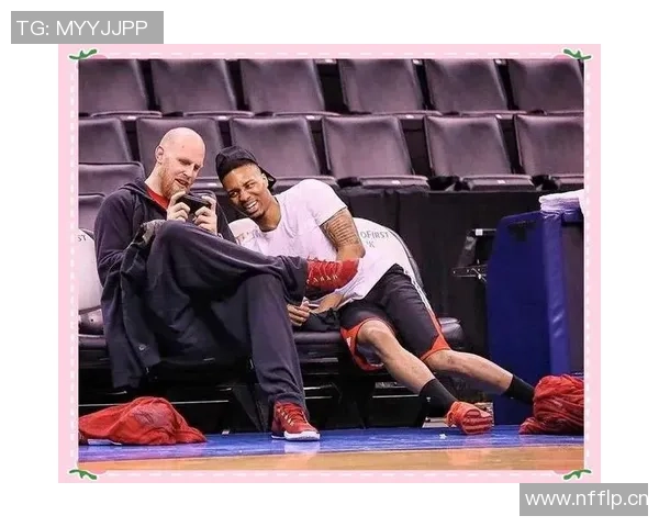 安芬尼西蒙斯回忆与利拉德CJ搭档经历助力普理查德磨合提升