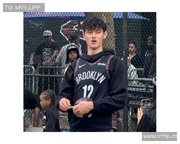 曾凡博缺席比赛引发热议球迷质疑篮网表现与退票问题