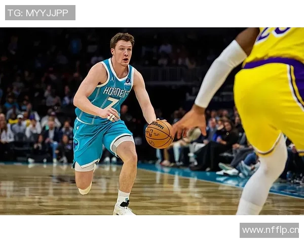 克尼佩尔表现出色14投9中三分命中率高达80助队取得胜利 克尼佩尔表现出色14投9中三分命中率高达80助队取得胜利